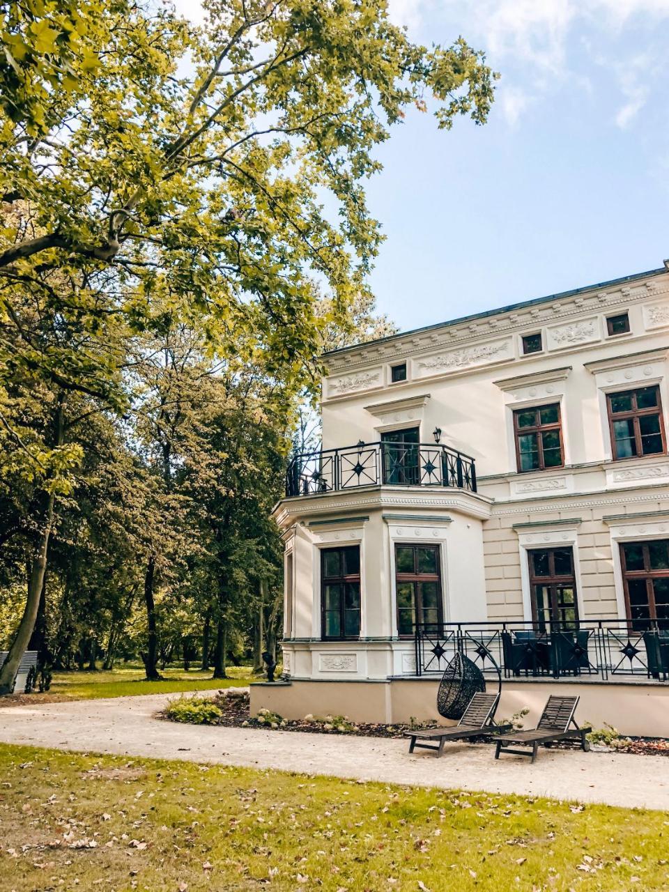 Palac Wierzbiczany Gniewkowo Exterior foto